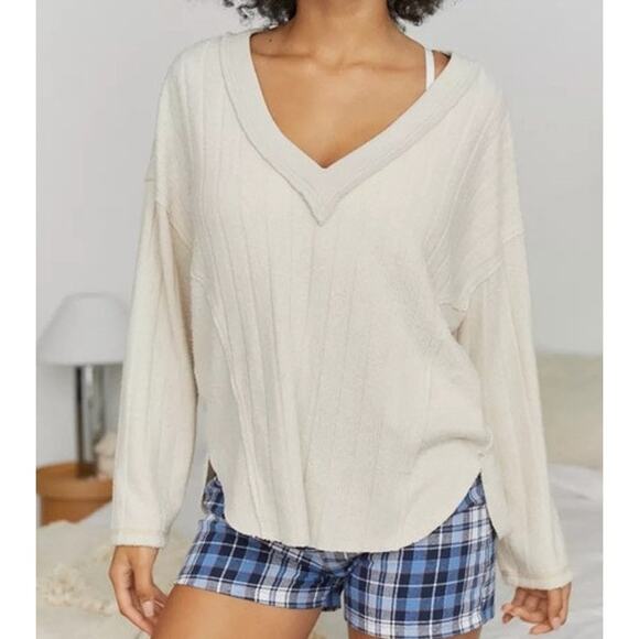 Urban Outfitters Sweater Women's Small Tan Out From Under Raleigh V Neck - Picture 1 of 10